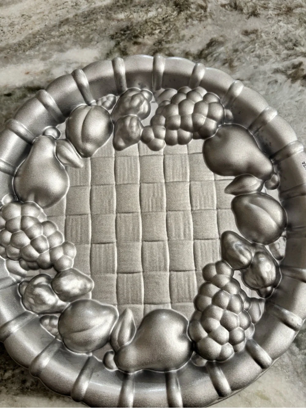 Nordic Ware MariAnne Pan 10” fruit lattice tiered cake pan